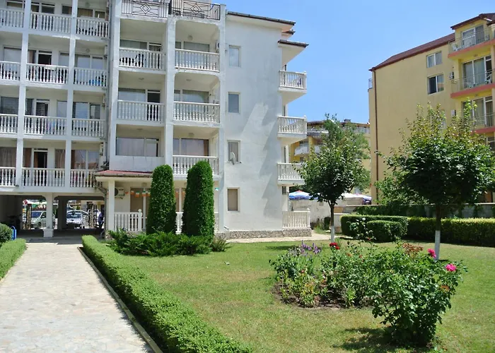 Апартаменты Bravo 5 *